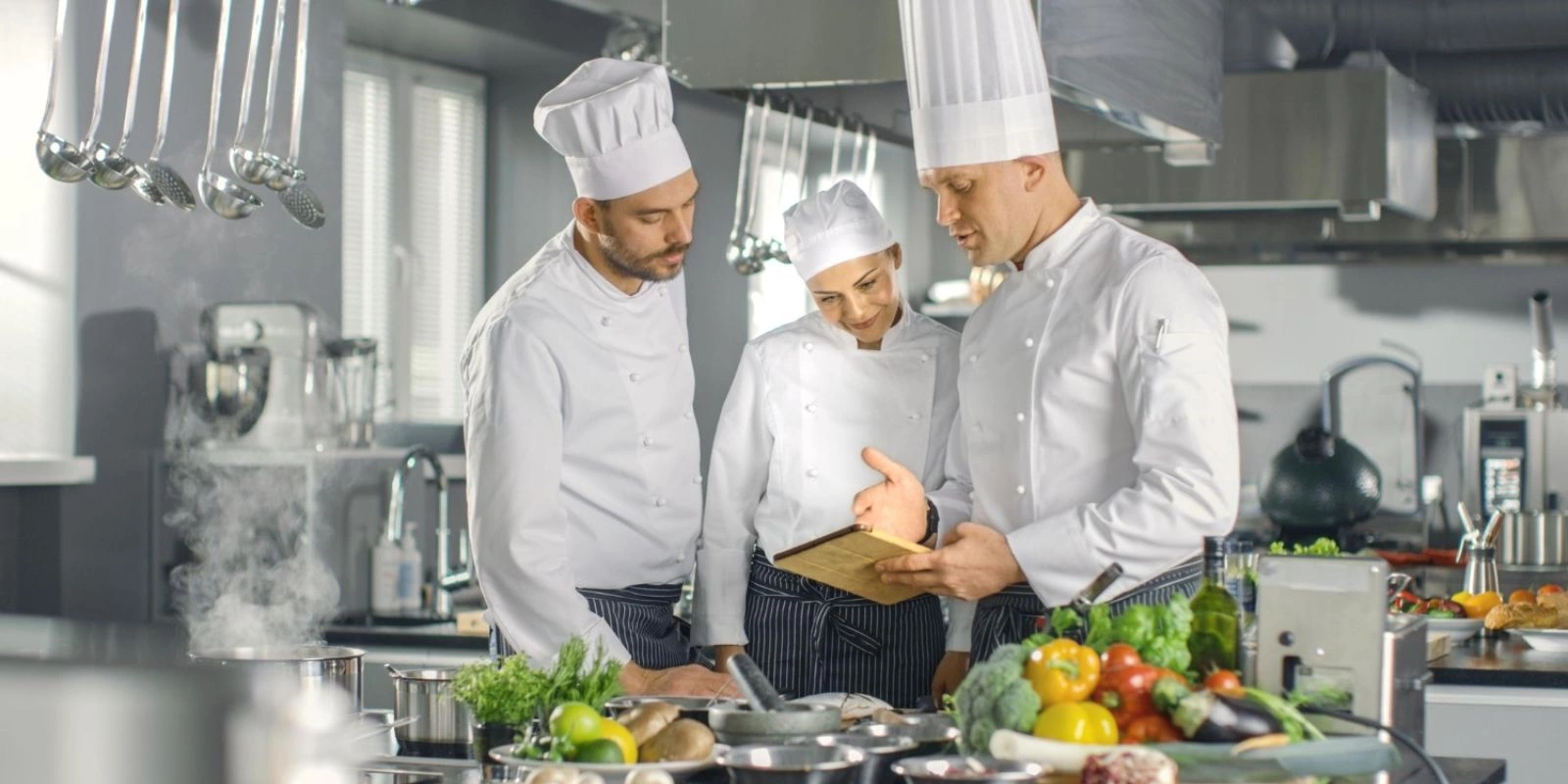 Équipe de restaurant en tenue Goodetik